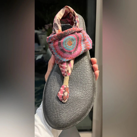 Sanuk Sling Sandals size 8 - Picture 4 of 10